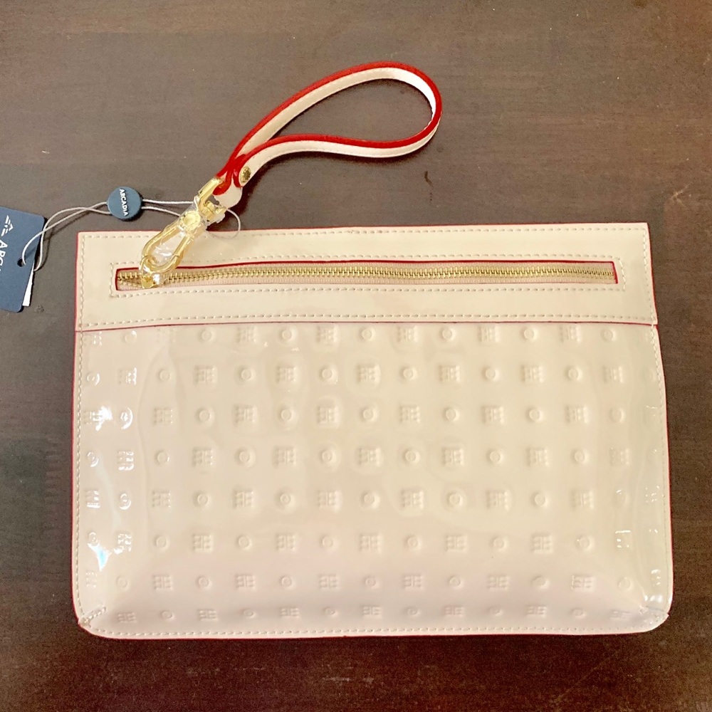NWT Arcadia patent leather clutch / wristlet